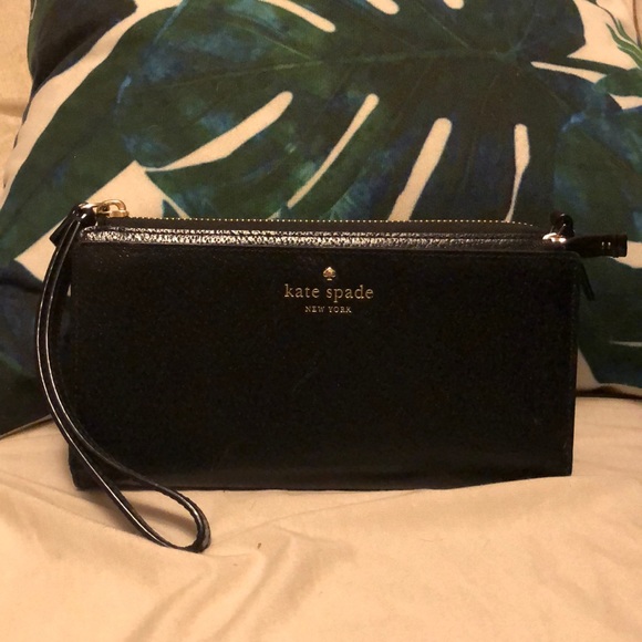 kate spade Handbags - Kate Spade Wristlet Wallet